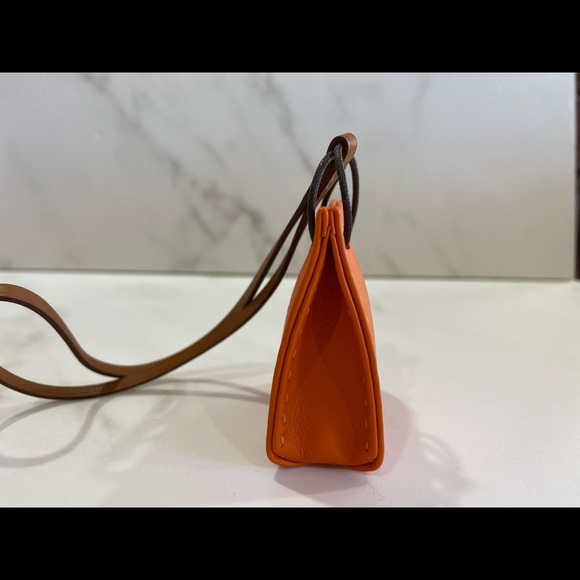 💯 Authentic Hermès sold out orange bag charm, NWT - Picture 3 of 8